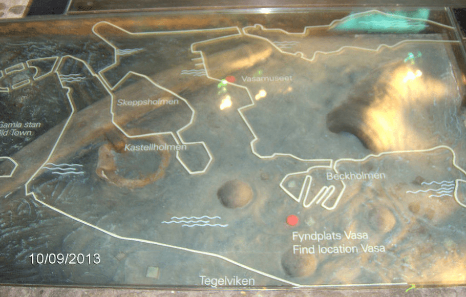 Mapped glass of the Stockholm Bay over a 'bottom of the sea', to show where the Vasa was