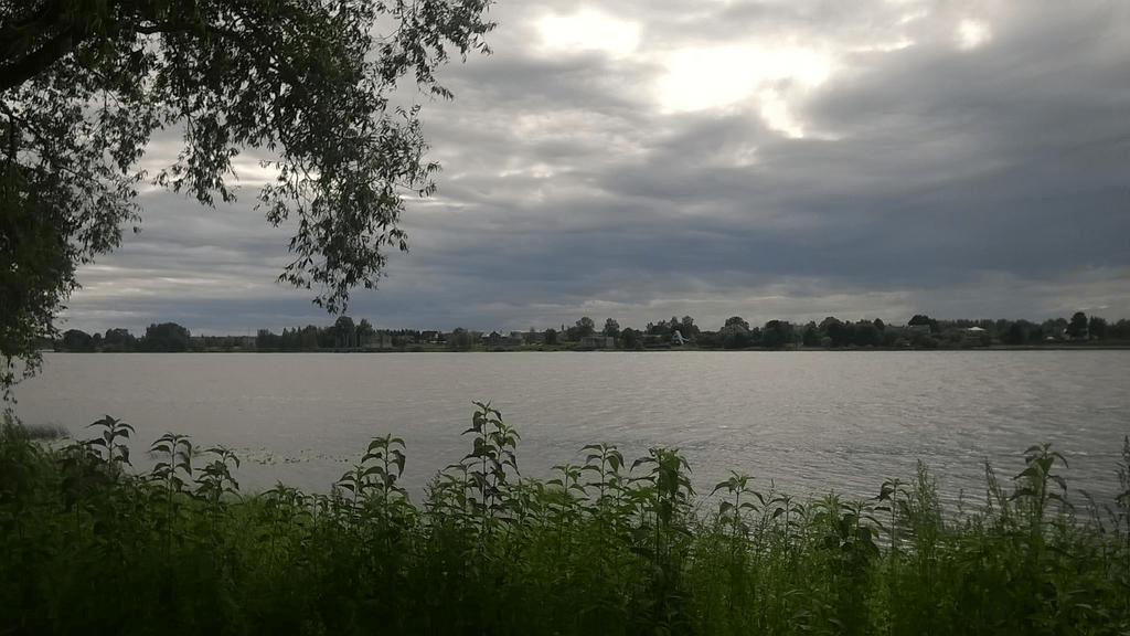 Photo of the Daugava, with the sky overcast
