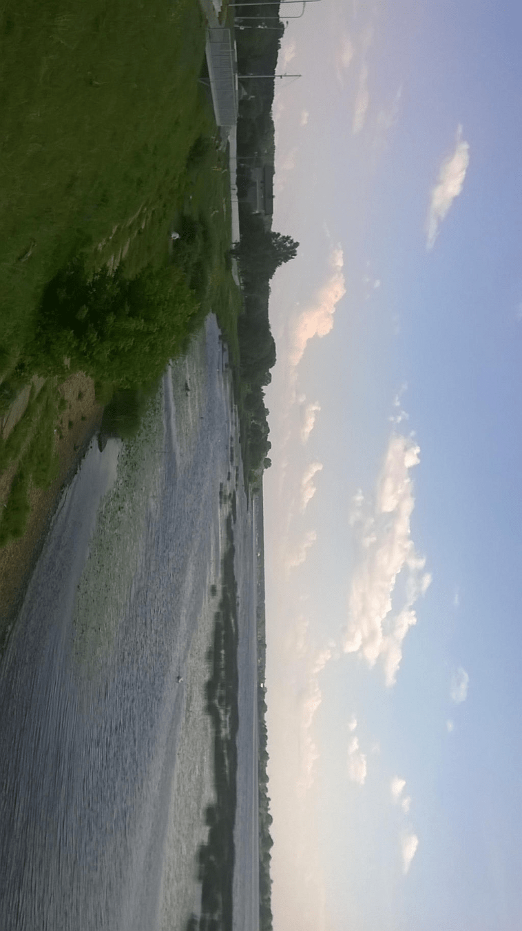 Vertical photo of the Daugava